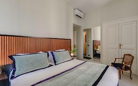 Adrianus Hotel